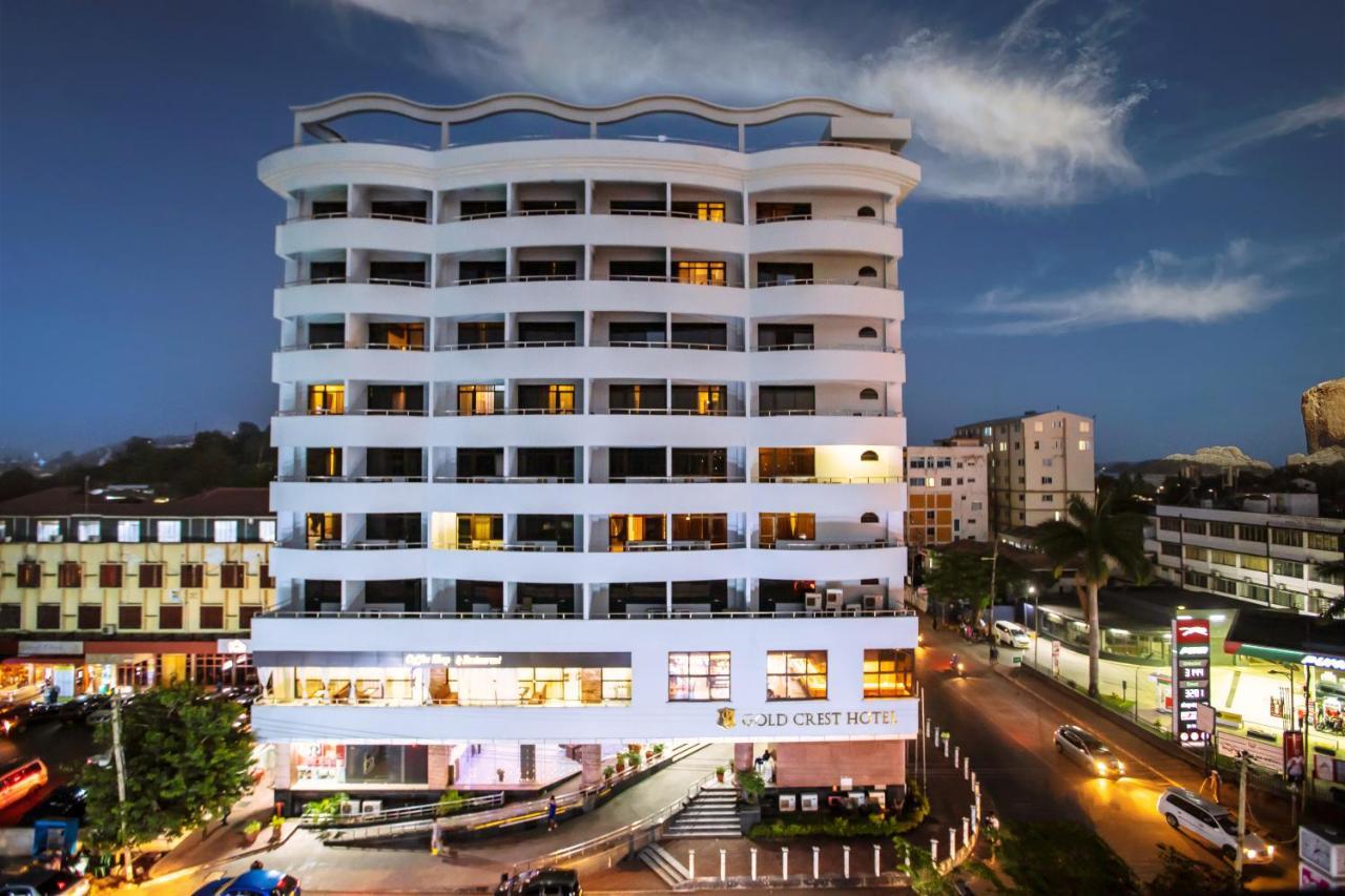 מוואנזה Gold Crest Hotel מראה חיצוני תמונה