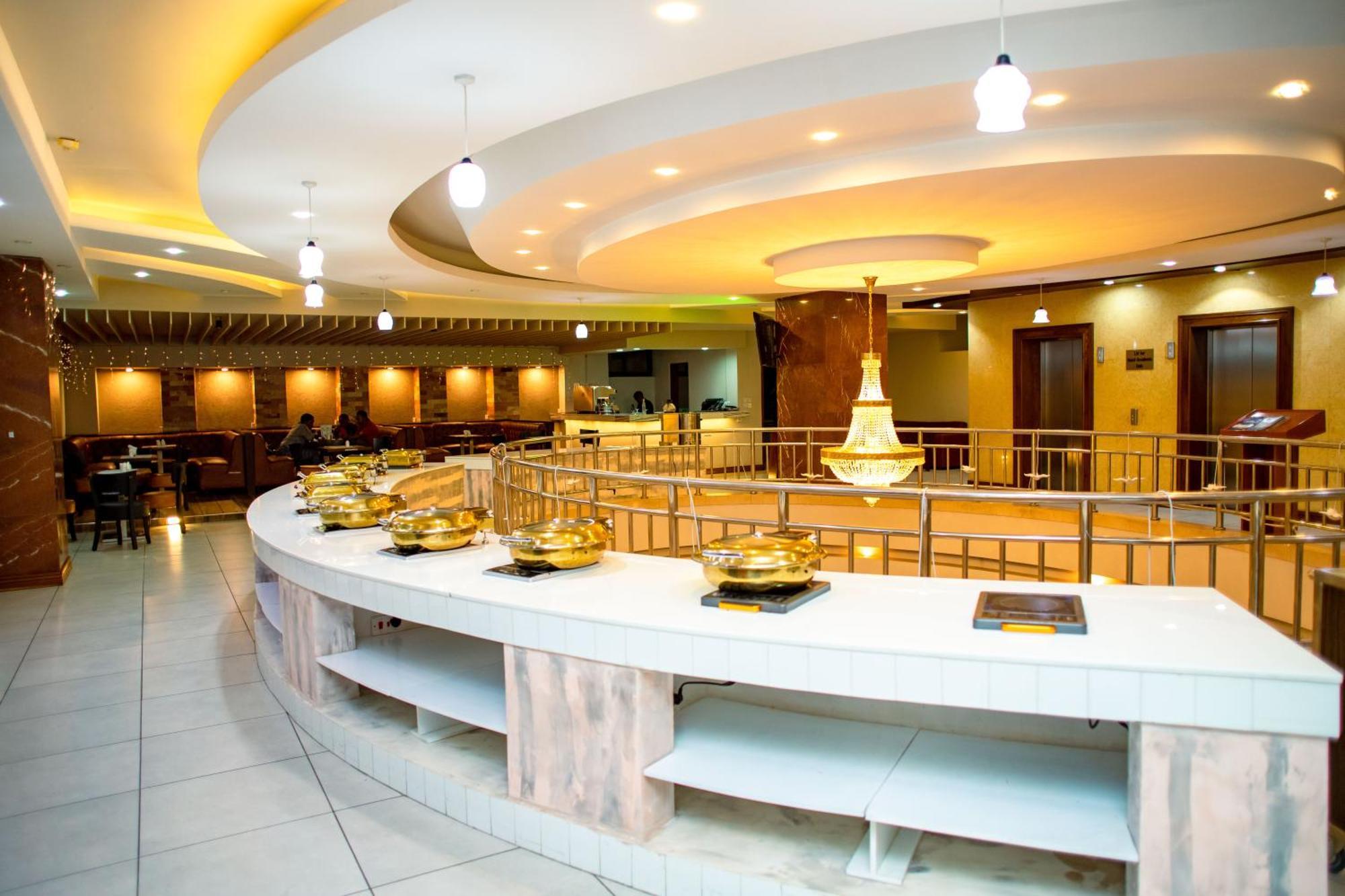 מוואנזה Gold Crest Hotel מראה חיצוני תמונה